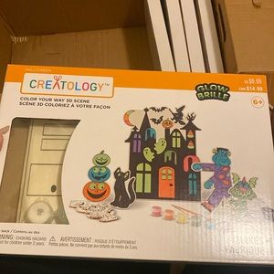 Creatology Color Your Way Glow 3D Figure Craft Kit Halloween Monster House